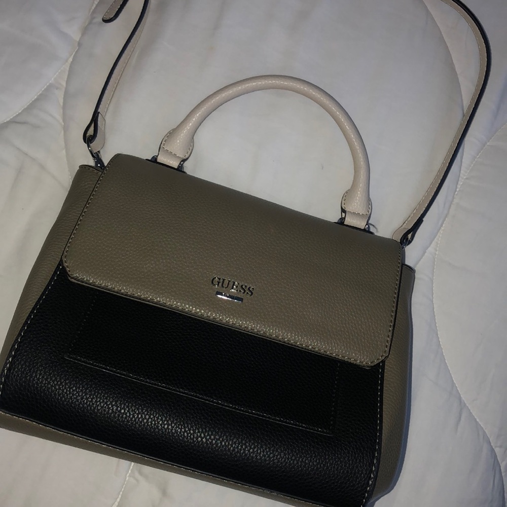 Guess crossbody purse